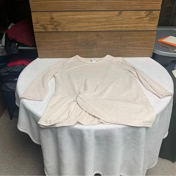 Peck & Peck light peach top size large cute front twist! - Picture 7 of 7